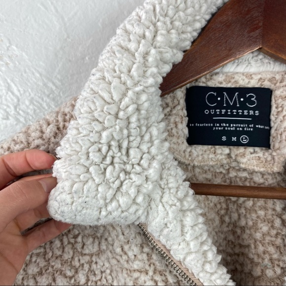 CM3 Outfitters Teddy sweater size Large fits like M/L imo - Picture 9 of 11